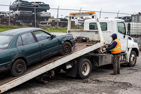 Salvage Car Removal in Tampa, FL